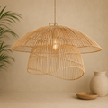 Håndlaget taklampe i rotting fra Bali i naturlig boho-stil.
